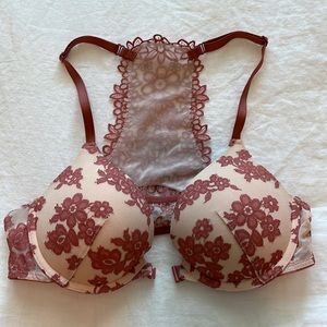 Pink Victoria’s Secret push up bra
